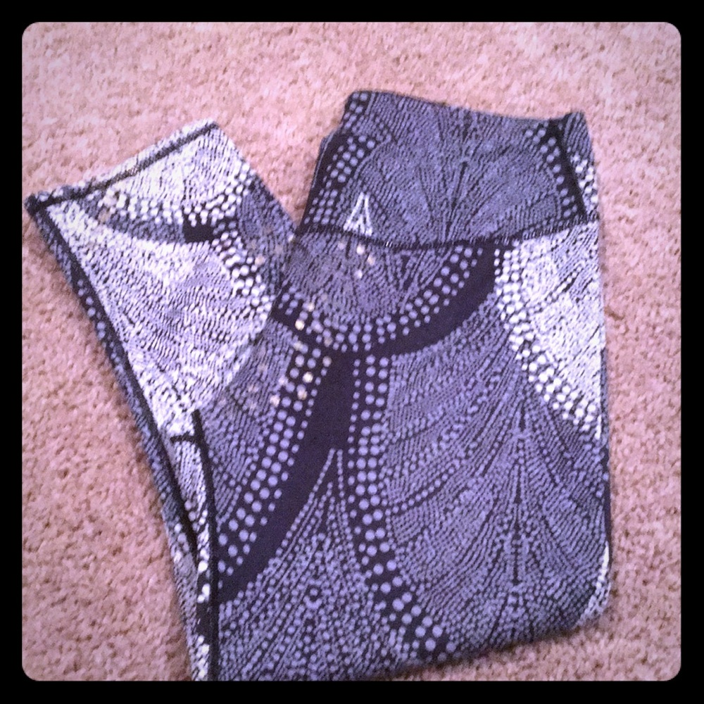 GUC: Fabletics workout capris. Size small.